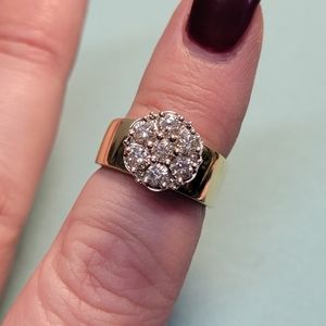 Stunning Vintage 14K & Diamond Cluster Ring